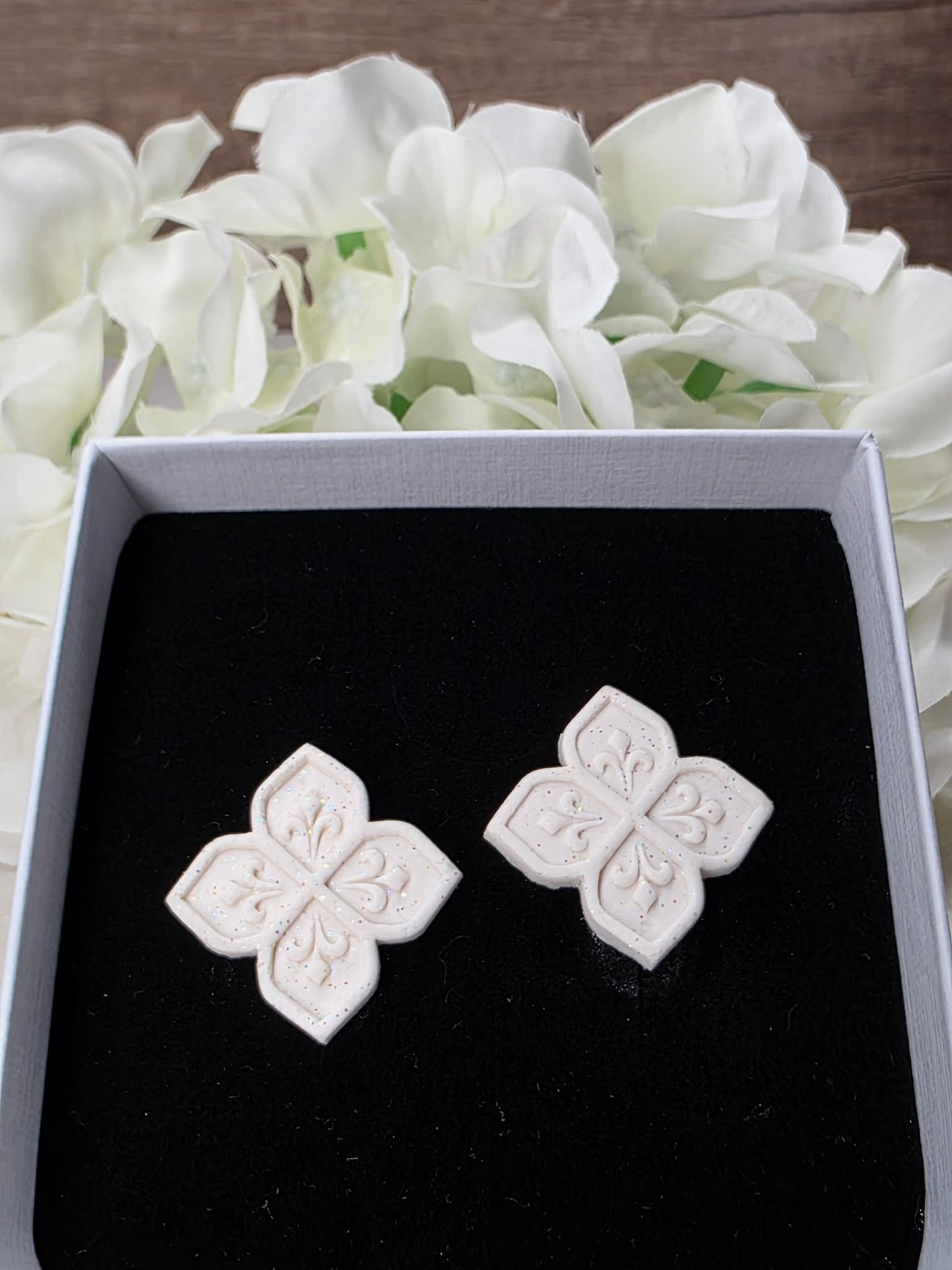 Vow Crest White Studs