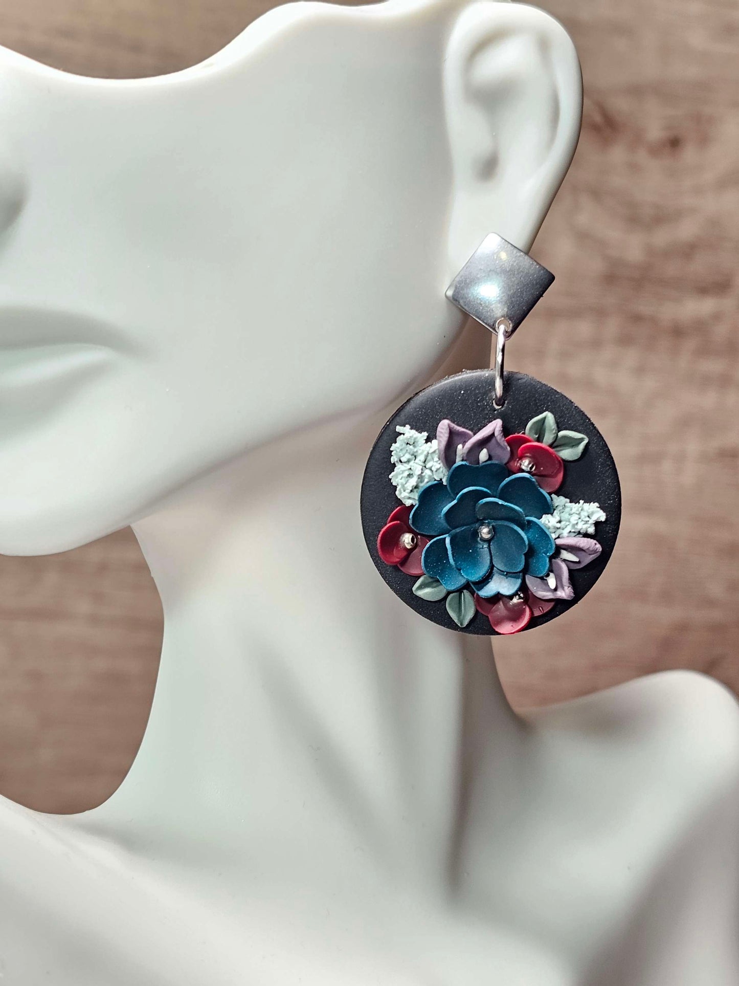 Floral circle earrings  image 4