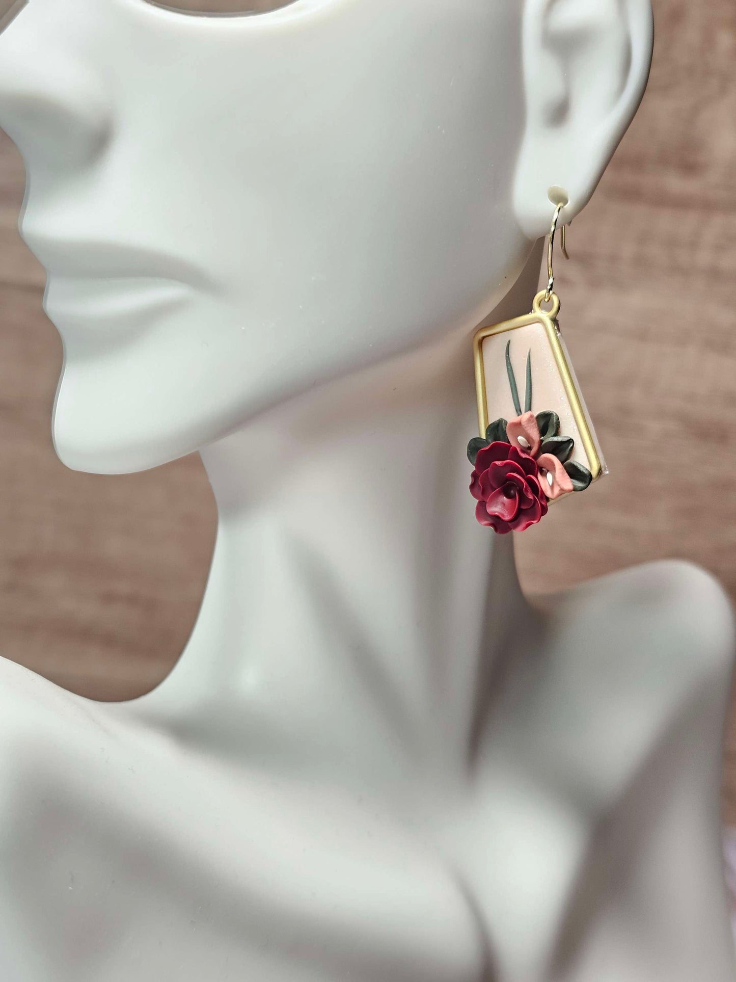 Small floral dangle earrings  image 3