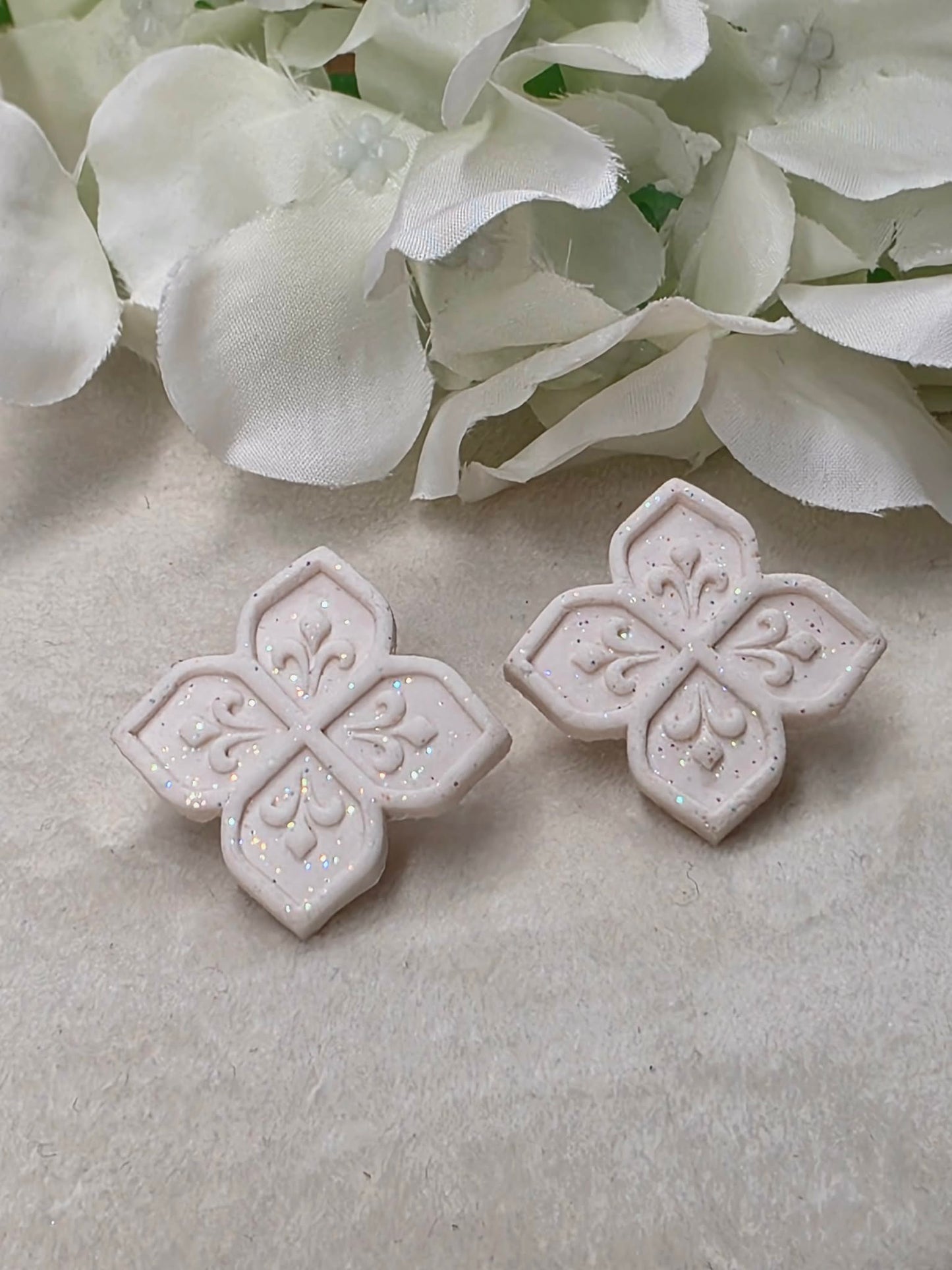 Vow Crest White Studs