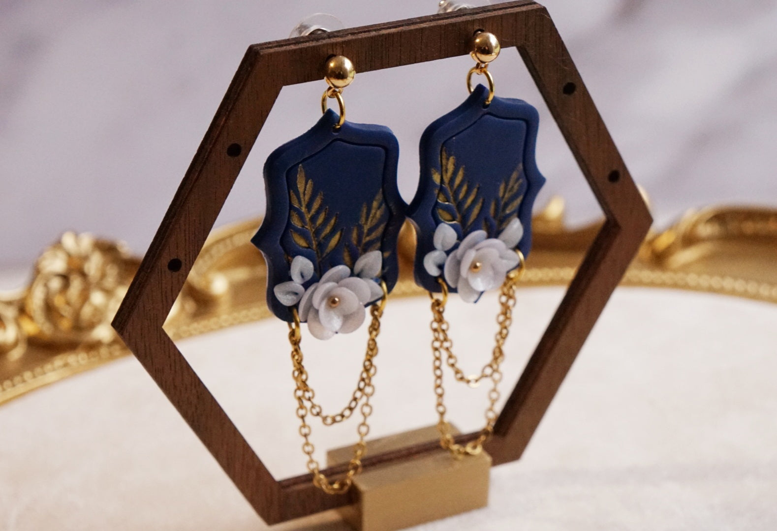 Royal Garden Earrings  image 3