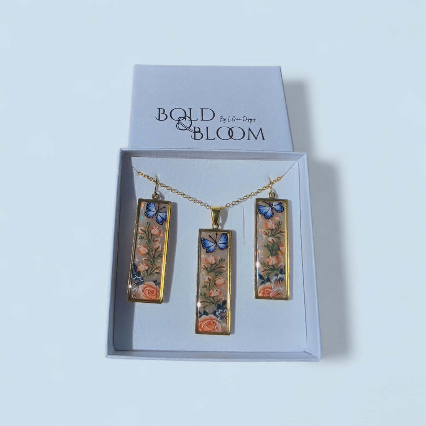 Held in Bloom Pendant Set