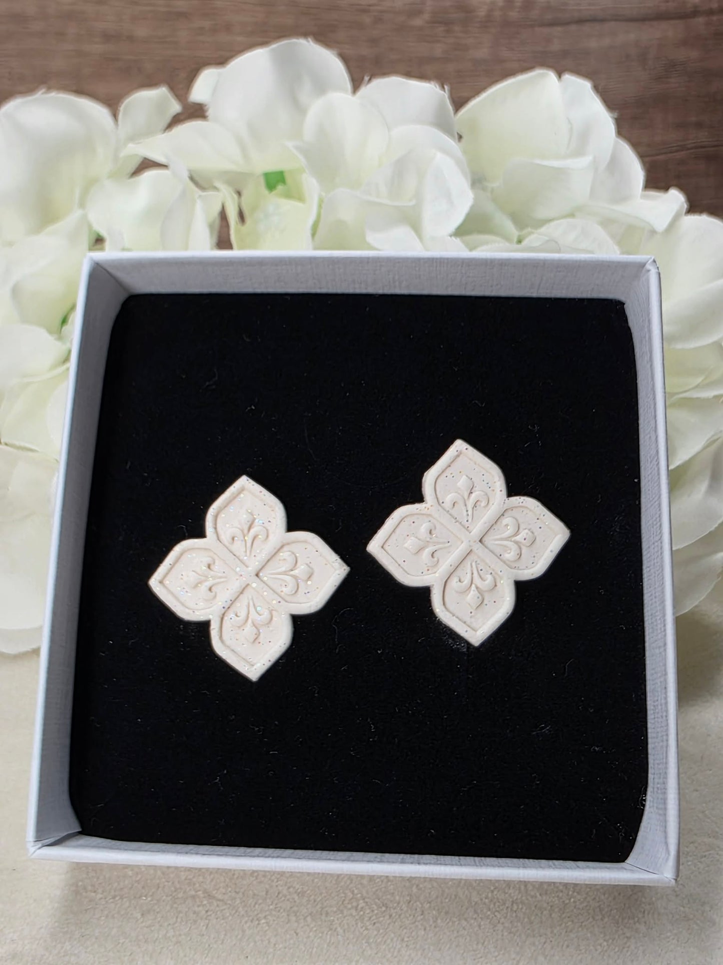 Vow Crest White Studs