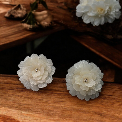 Midnight Bloom floral dangle - Ivory