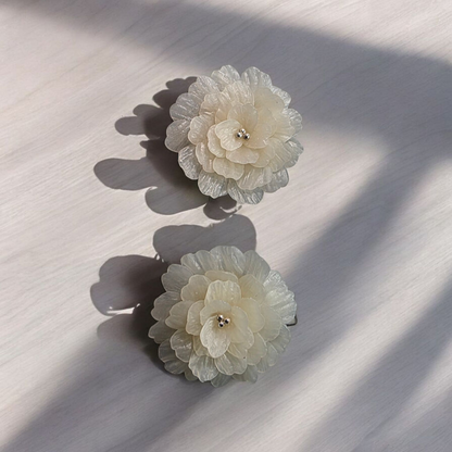 Midnight Bloom floral dangle - Ivory